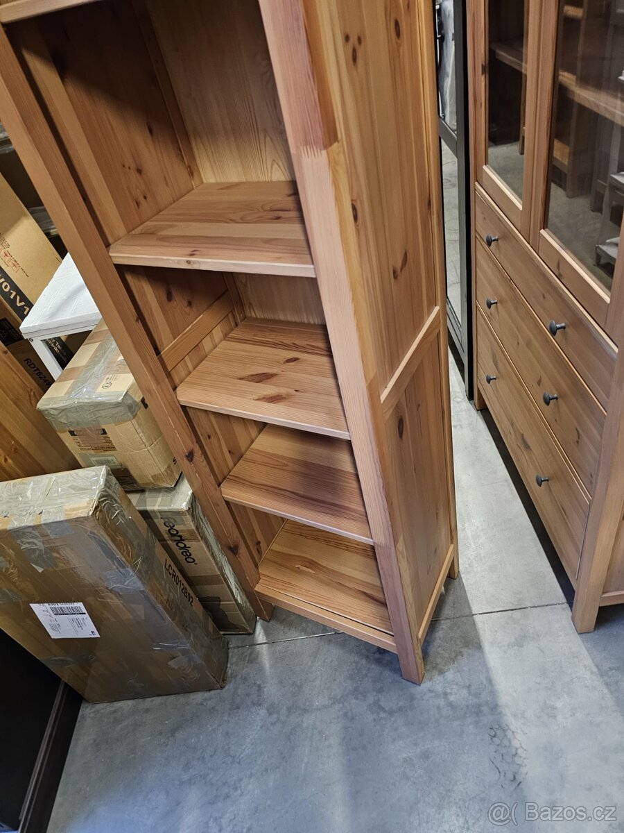 KNIHOVNA IKEA HEMNES V PŘÍRODNÍM PROVEDENÍ - 5