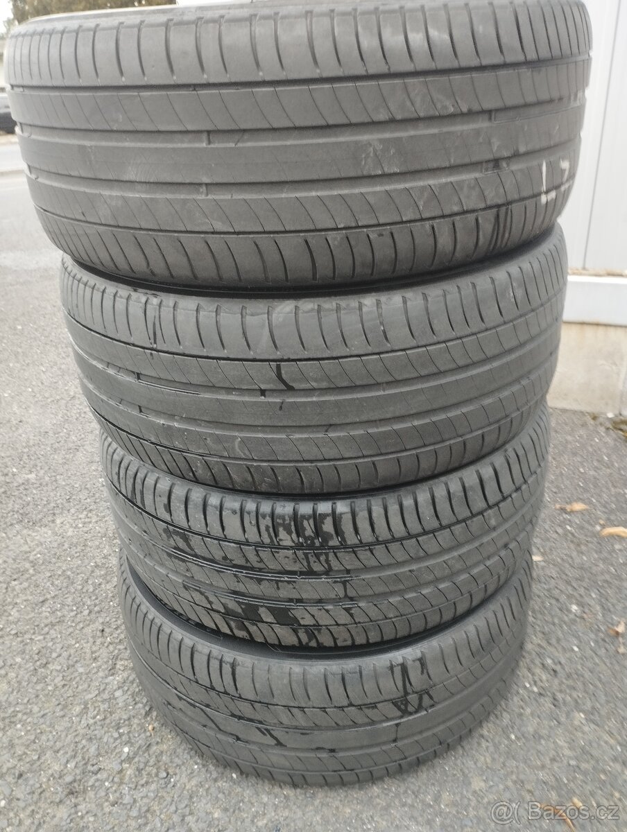 Pneu Michelin 245/45/19 (102Y) - 5