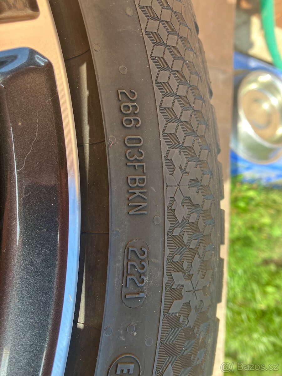 Continental 235/45R18 - 5