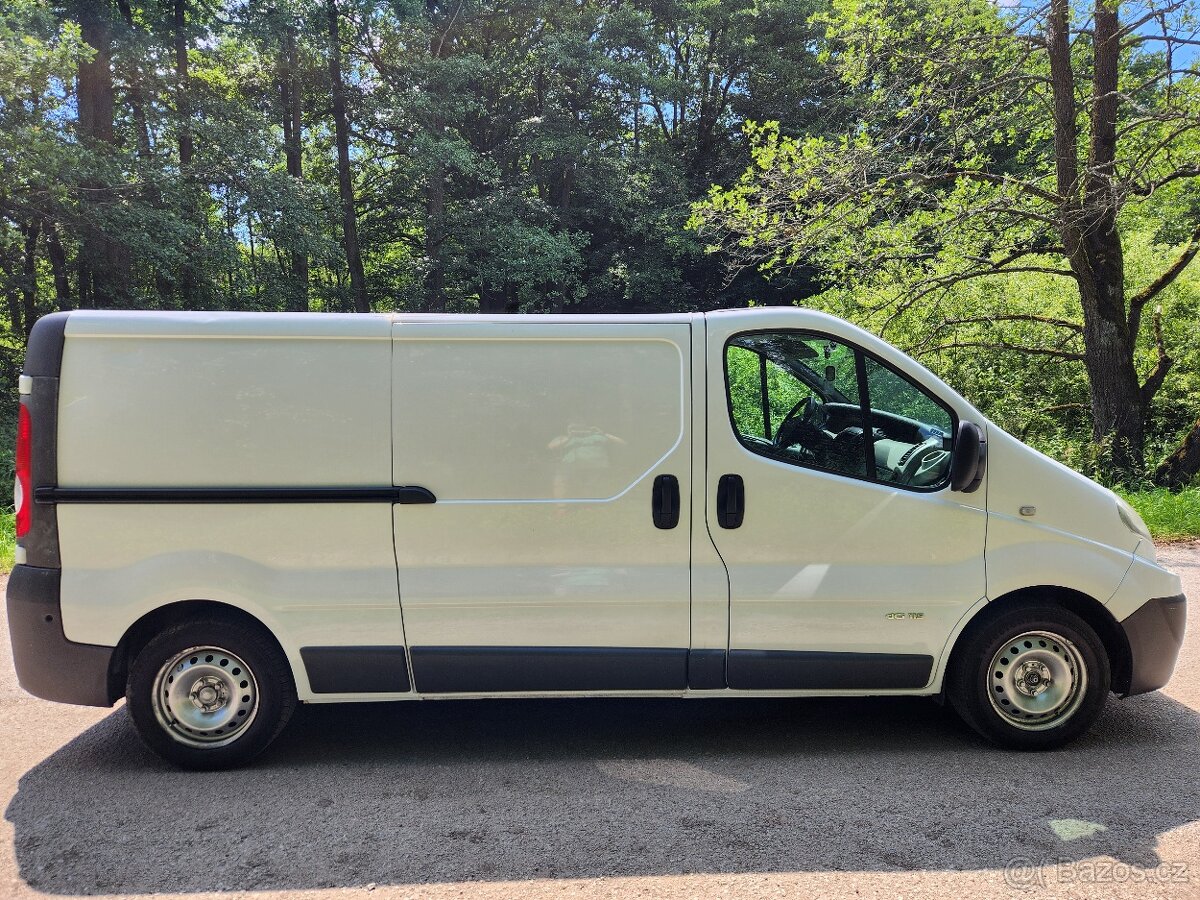 Renault Trafic Long 2.0 DCi 115 PS 2009 klima, 2x klíč - 5