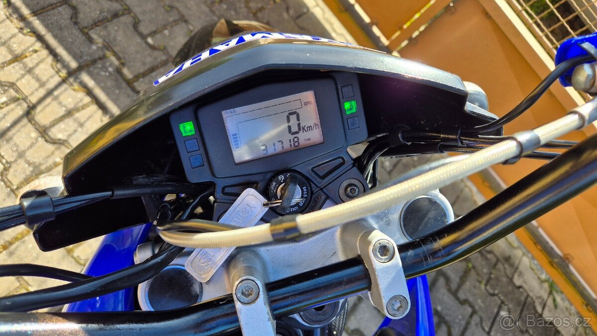 YAMAHA XT125X - 5