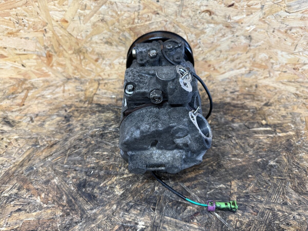 KLIMAKOMPRESOR VW PASSAT B5.5 8D0260808 - 5