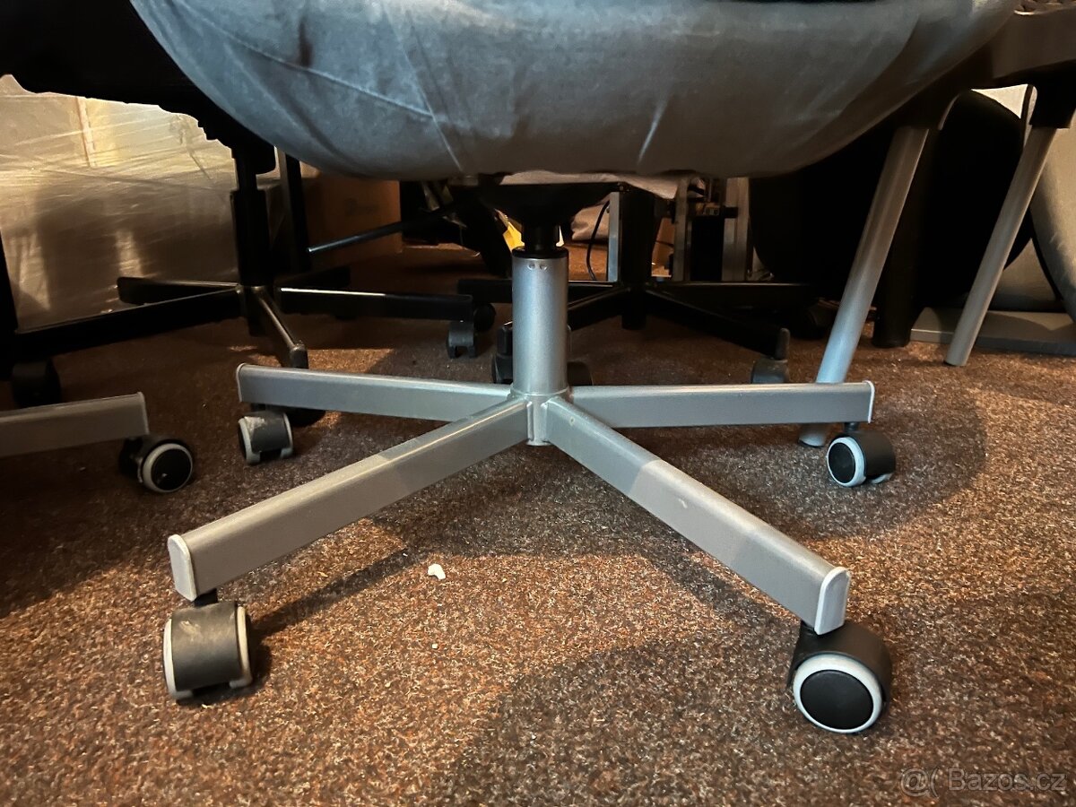 SKRUVSTA - Otočná židle na kolečkách - 5