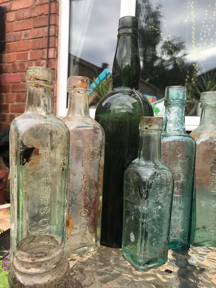 Sklenice - vykopavky - z Coventry - 5