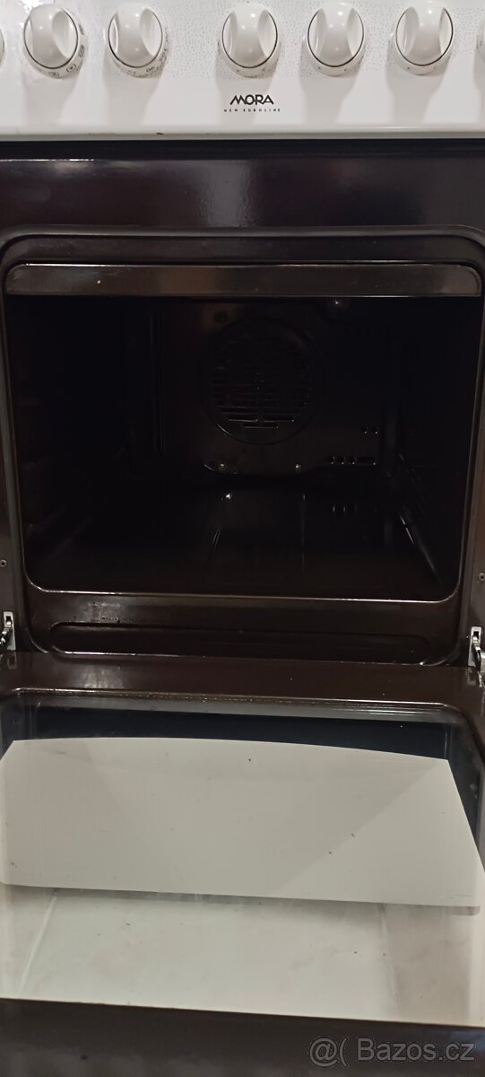 Prodám elektrický sporák Zn. Mora - 5