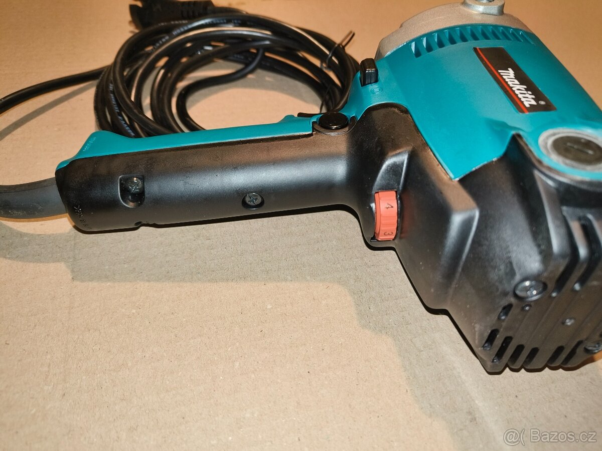 Makita Leštička PV7000C 180mm/900W - 5