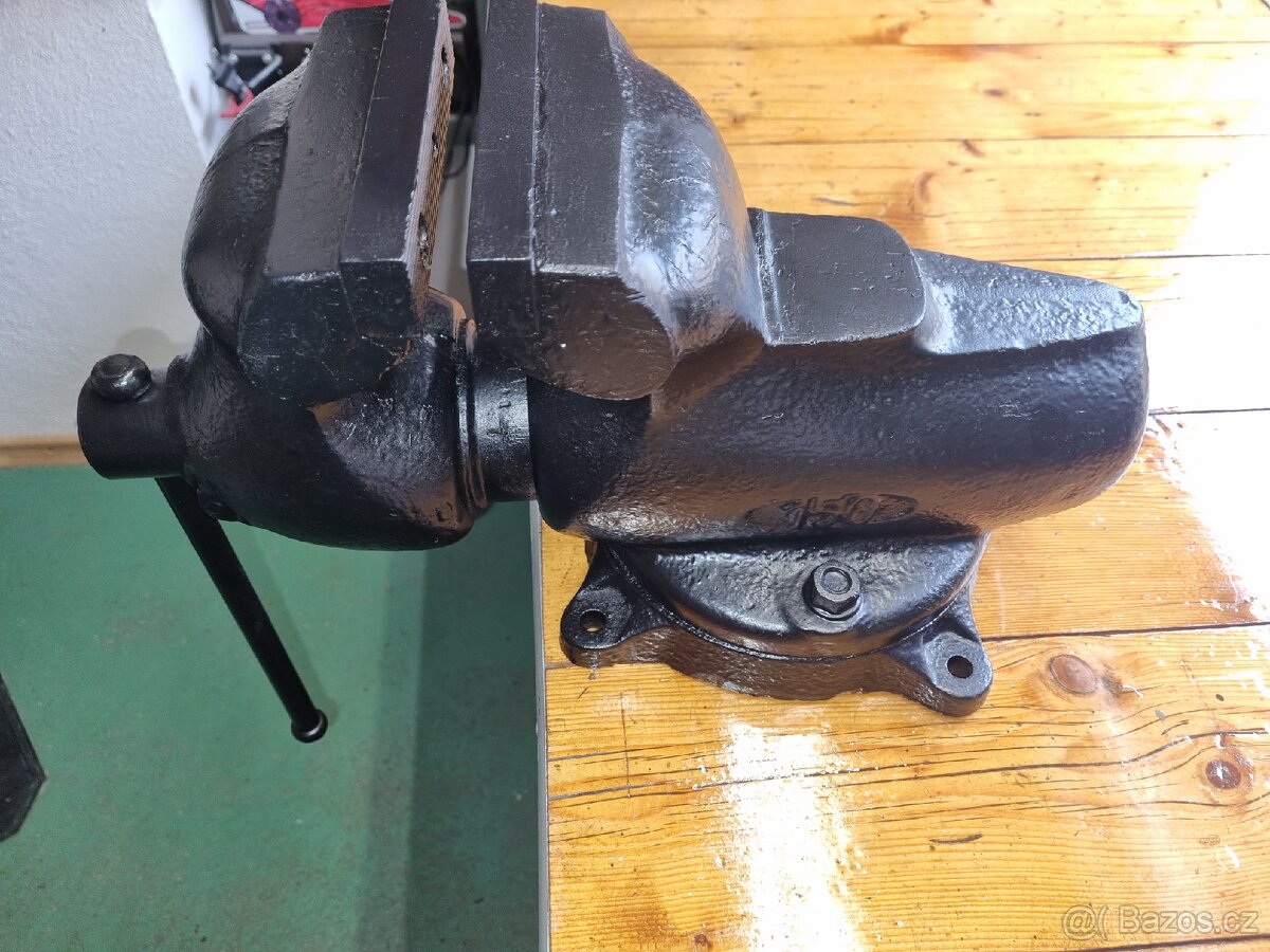 Prodám otočný svěrák YORK 150 - 5