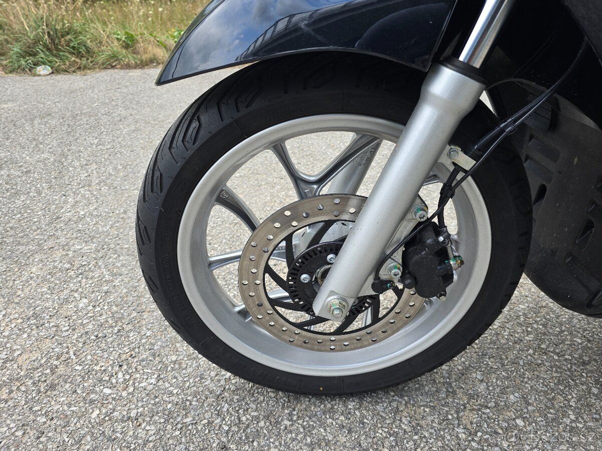 Piaggio Medley 125 - 5