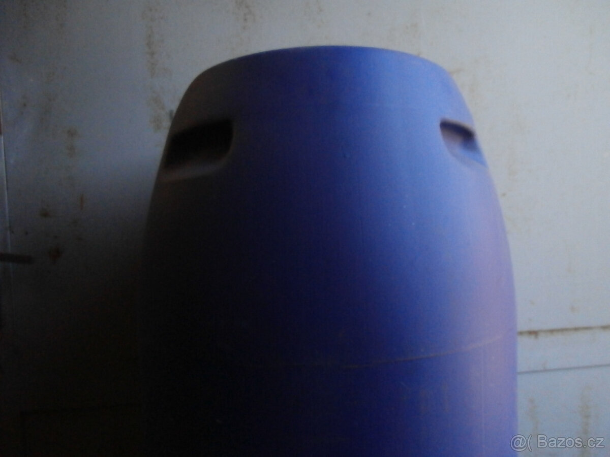 Sud, kanystr, nádoba plastová použitá za 400 kč - 5