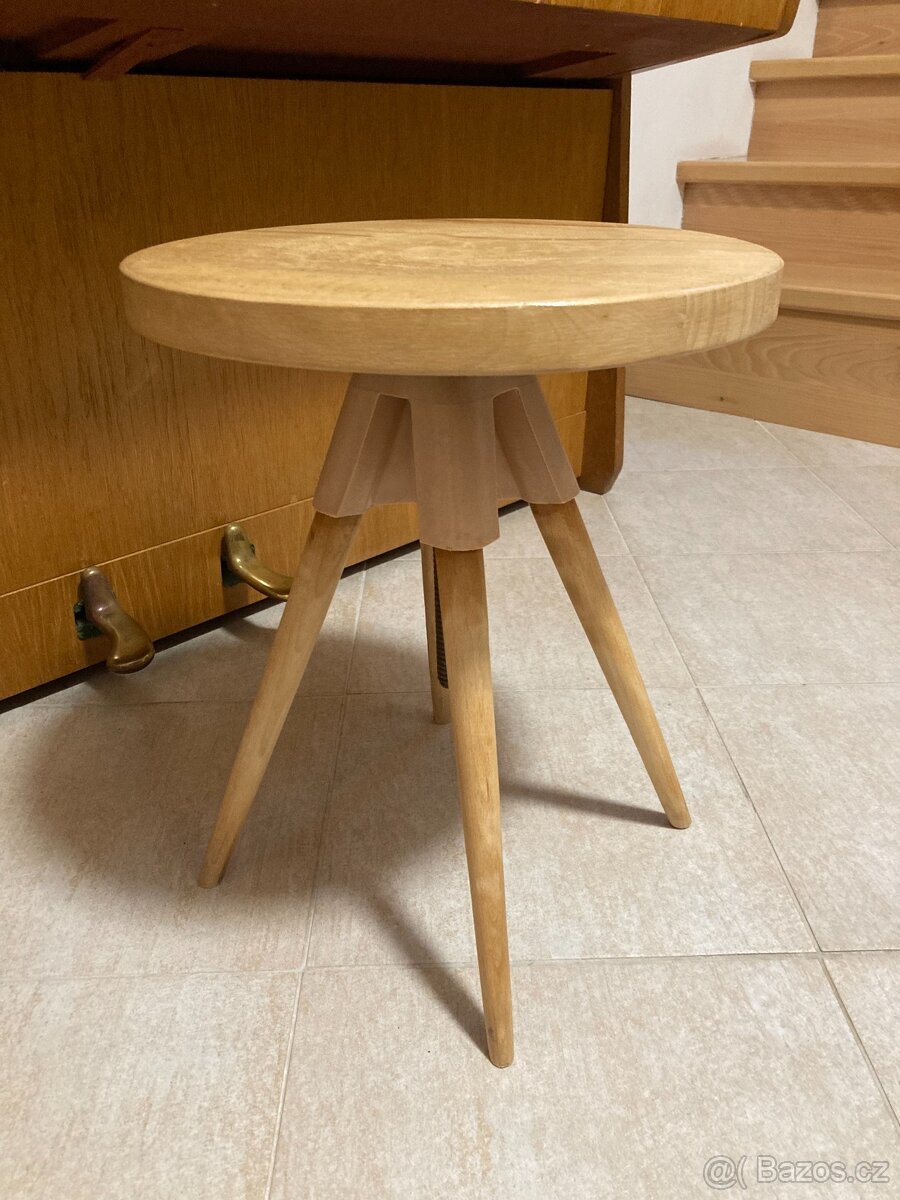 Prodám pianino Petrof model 103 včetně židličky - 5