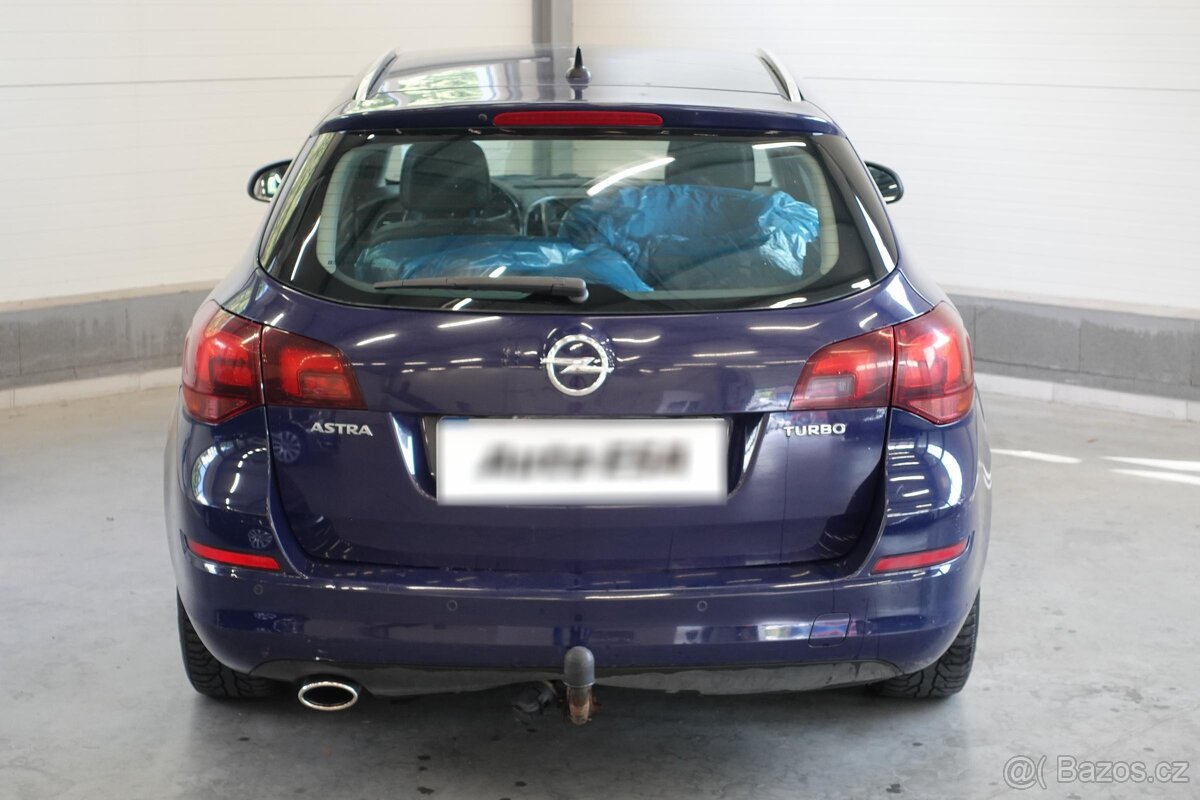 Opel Astra 1.4T , 103 kW benzín, 2011 - 5