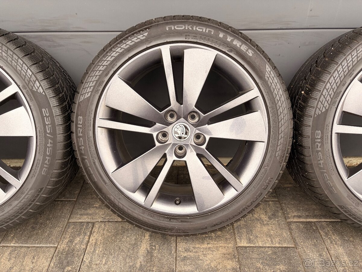 Zimní originál Škoda Superb 235/45 r18 - 5