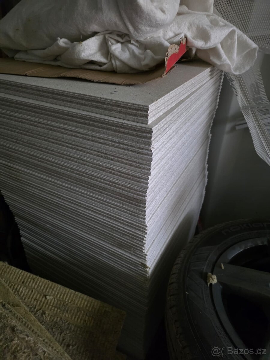 Zbytky materiálu ze nové zdvojené podlahy - 5