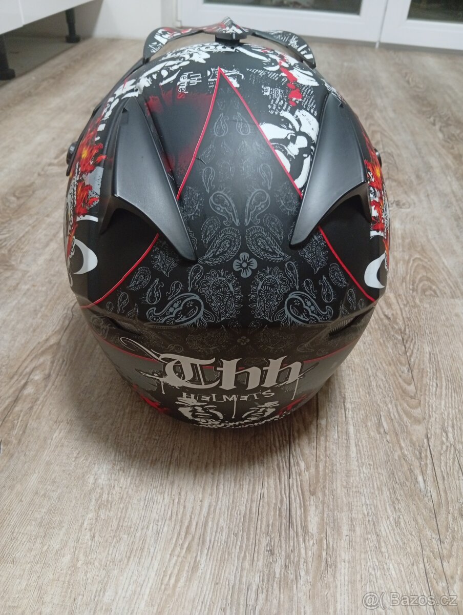 Přilba. - 5