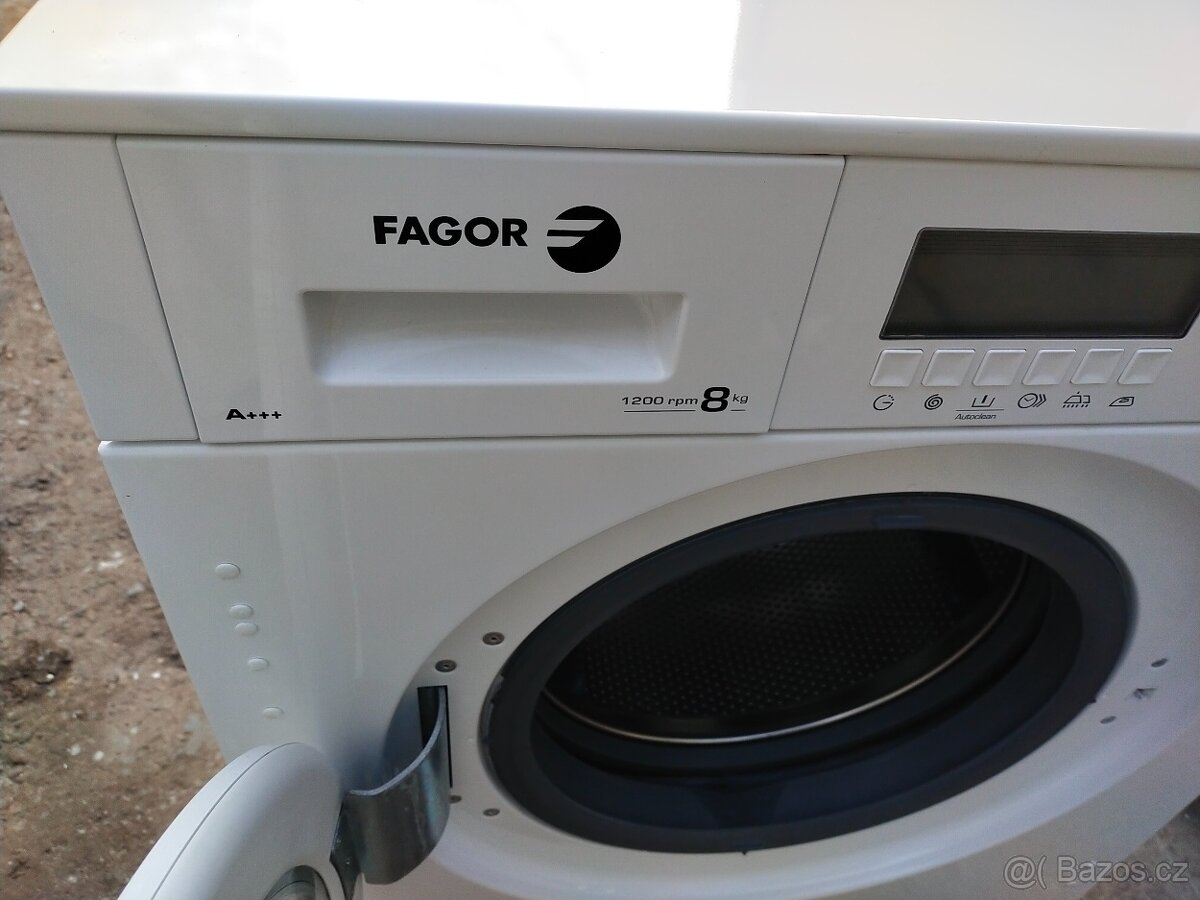 Prodám VESTAVNOU dig.pračku zn. FAGOR--8kg--DOVEZU-- - 5