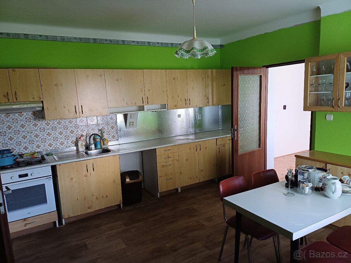 Pronajmu - rodinný dům Vila 6+1 v Litovli - 5