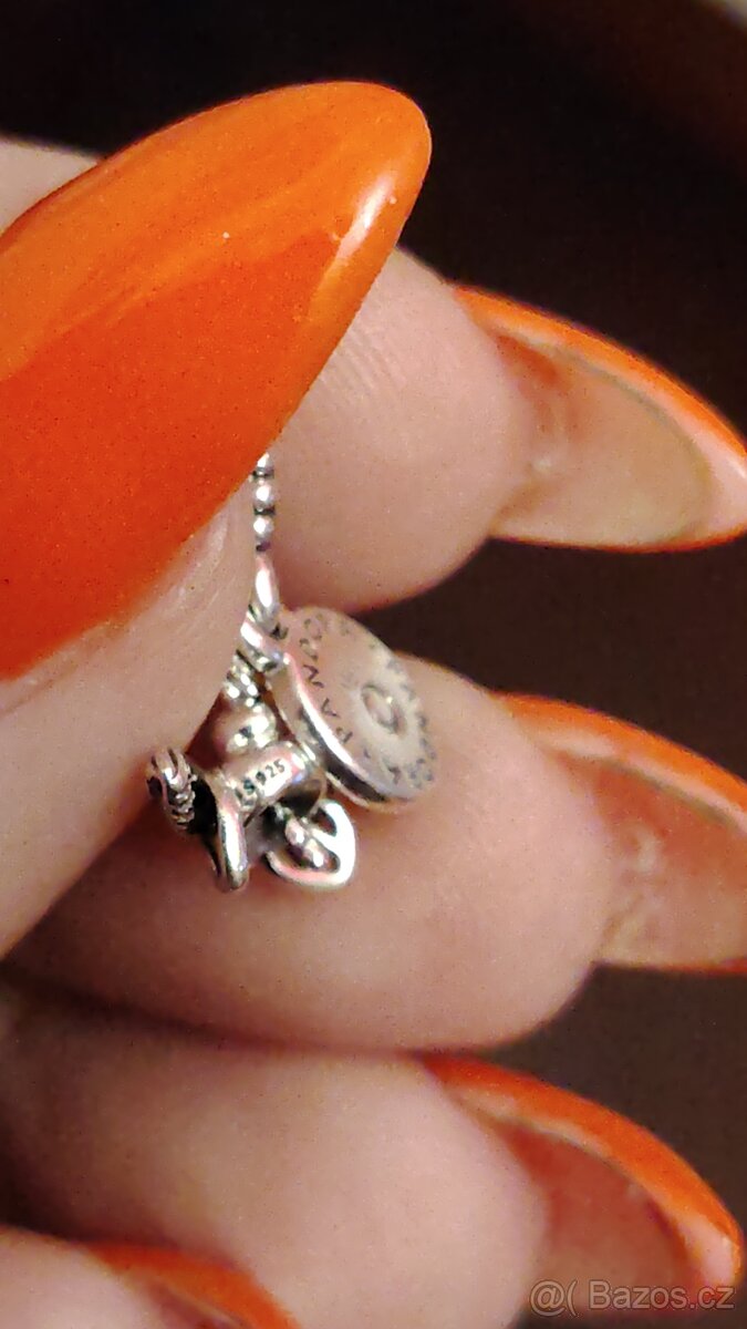 Dva přívěsky pandora - 5