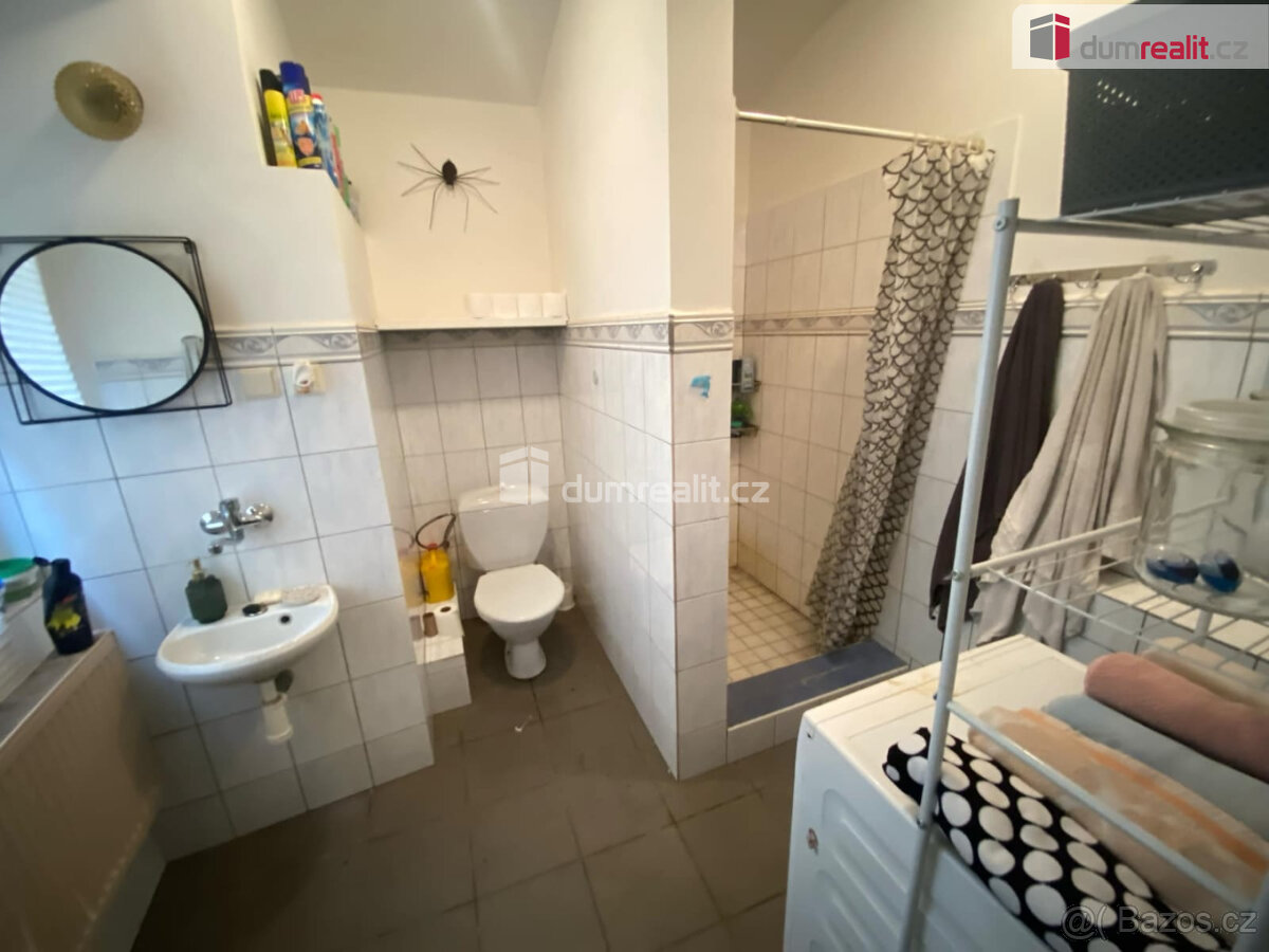 Prodej velký dvougenerační dům Blíževedly - 5