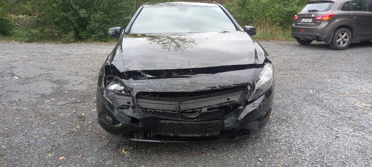 MERCEDES-BENZ A180 1,6i 90kw r.v.2014,KLIMA,KŮŽE,DOHODA - 5