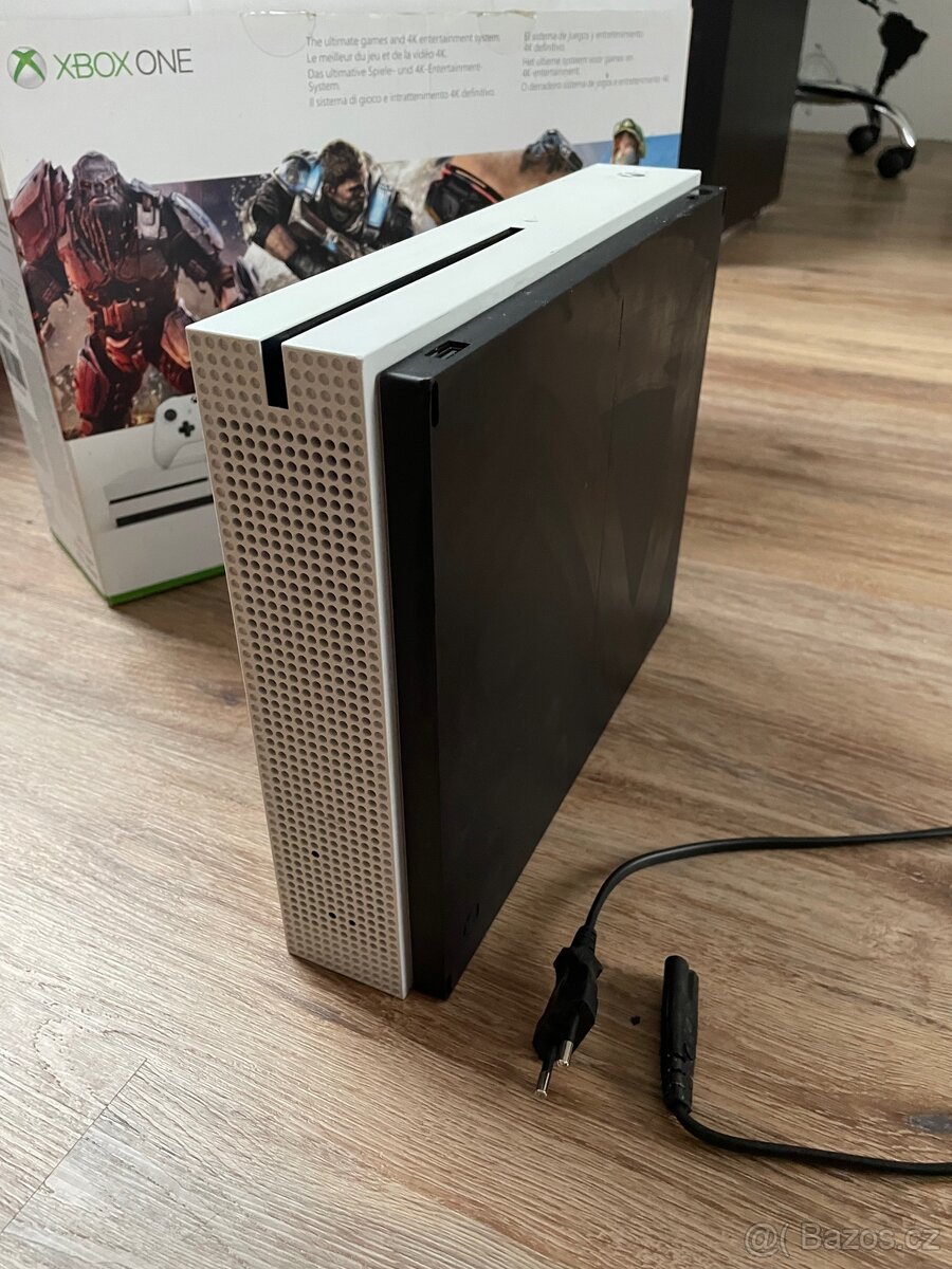 Prodám Xbox one S 1TB+F1 2020 - 5