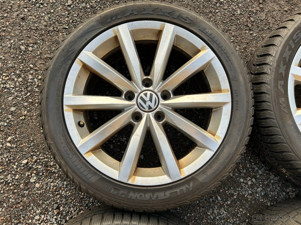 Alu orig zimní sada VW Novara 5x112 7J ET43 225/45 R17 - 5