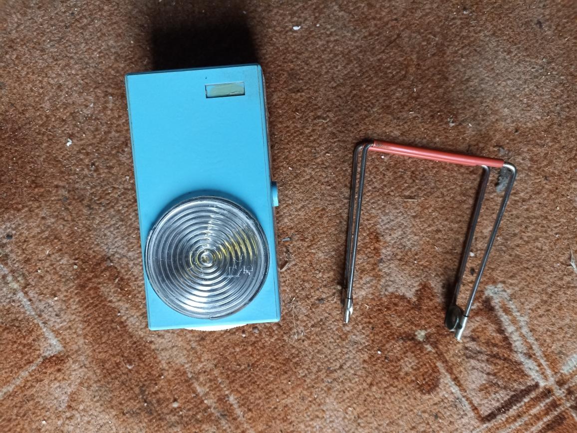 Malý svěrák nebo retro svítilna - 5