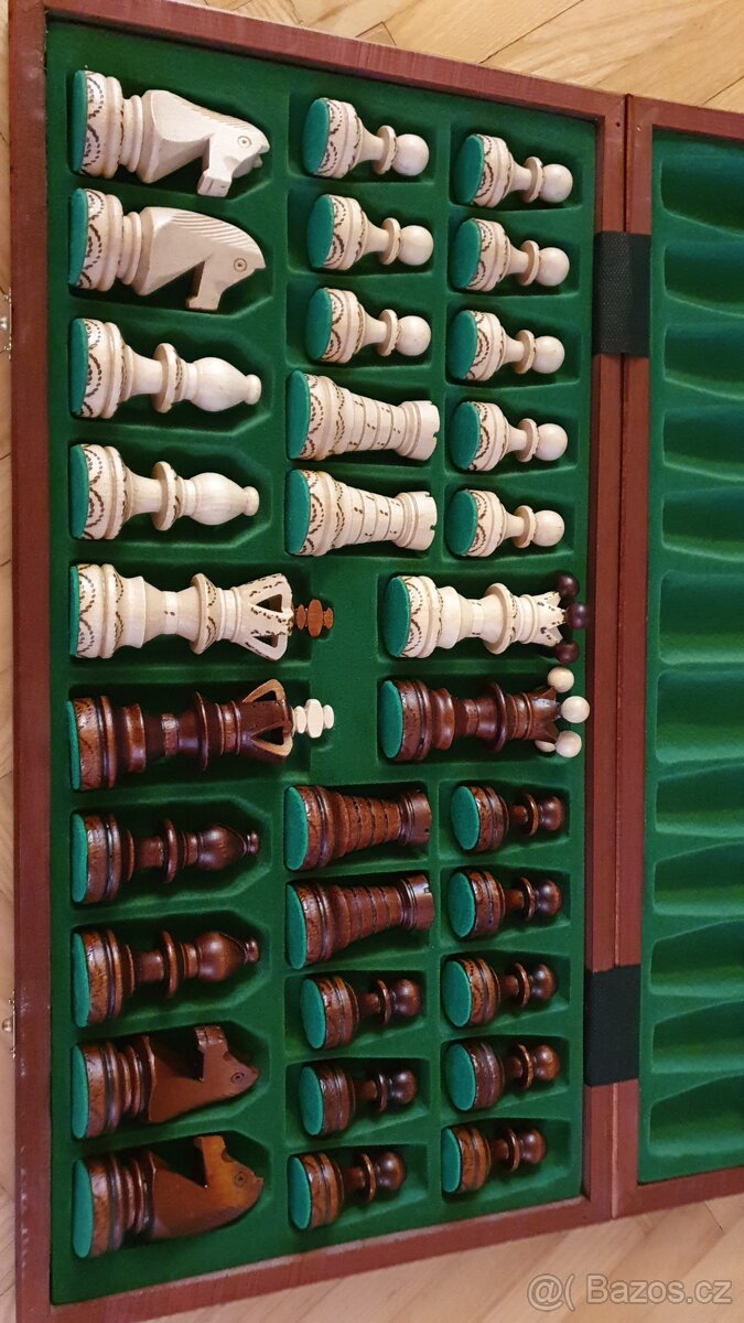 Dřevěné vyřezávané šachy - 5