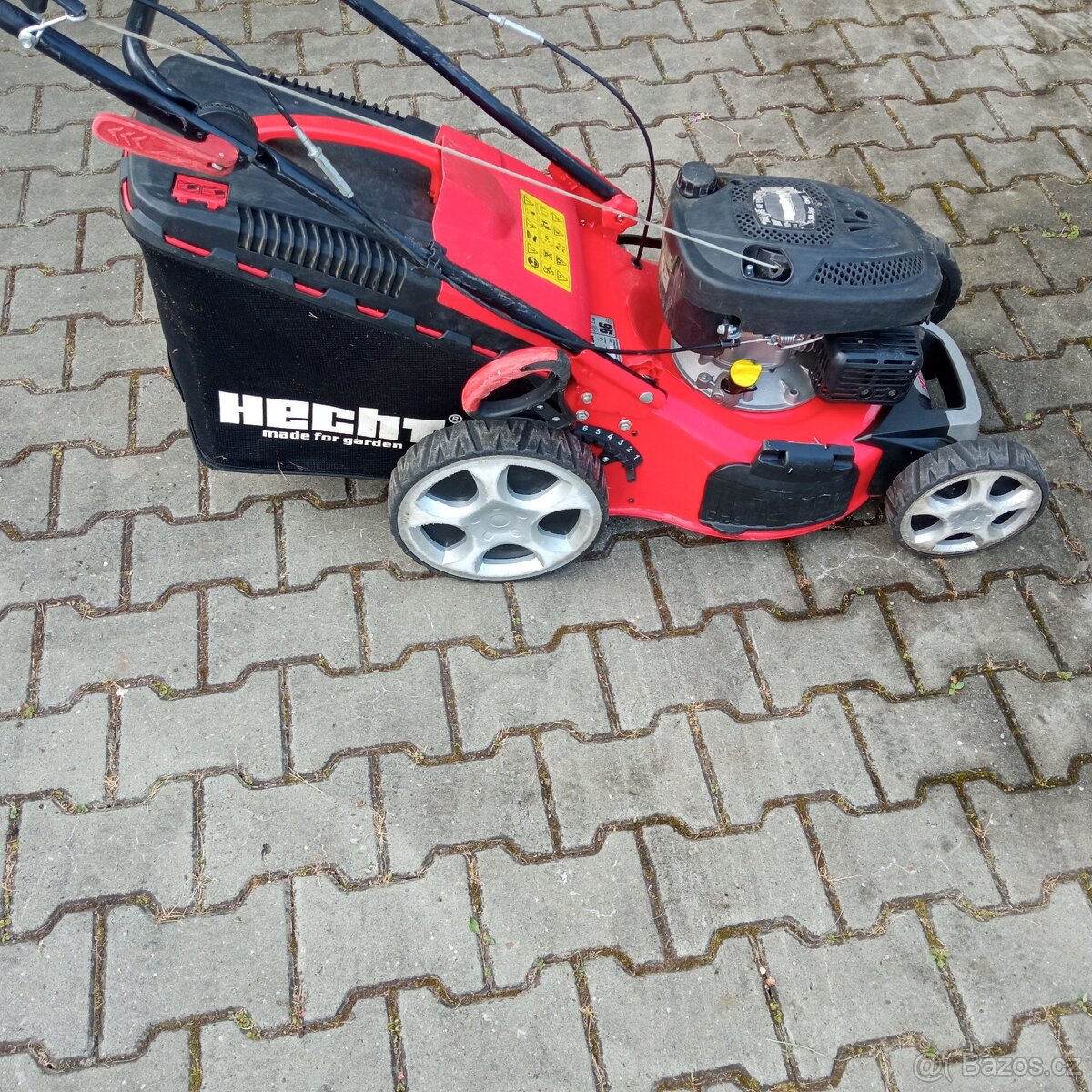 Sekačka HECHT s pojezdem - 5