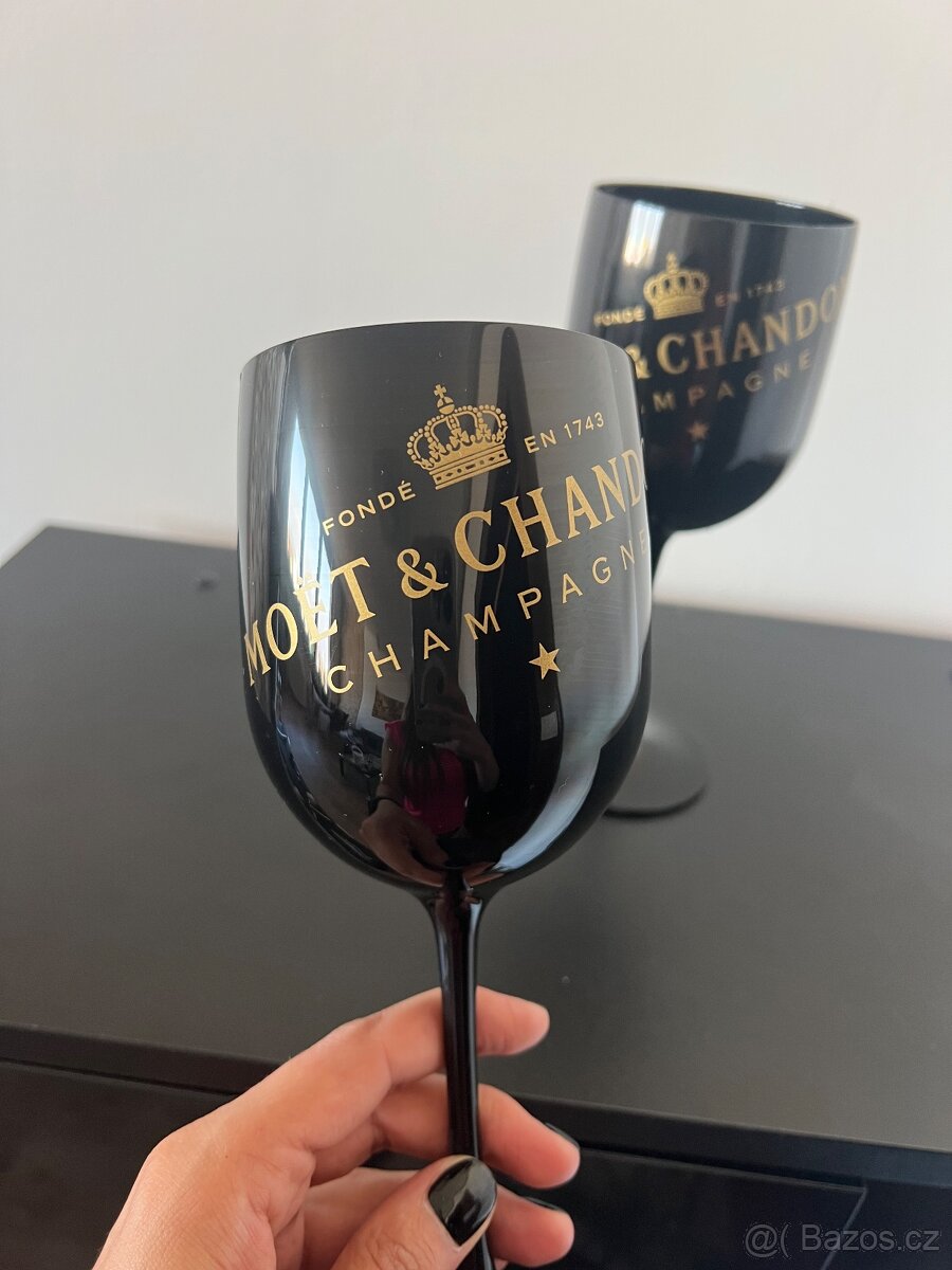 Moet černe sklenicky - 5