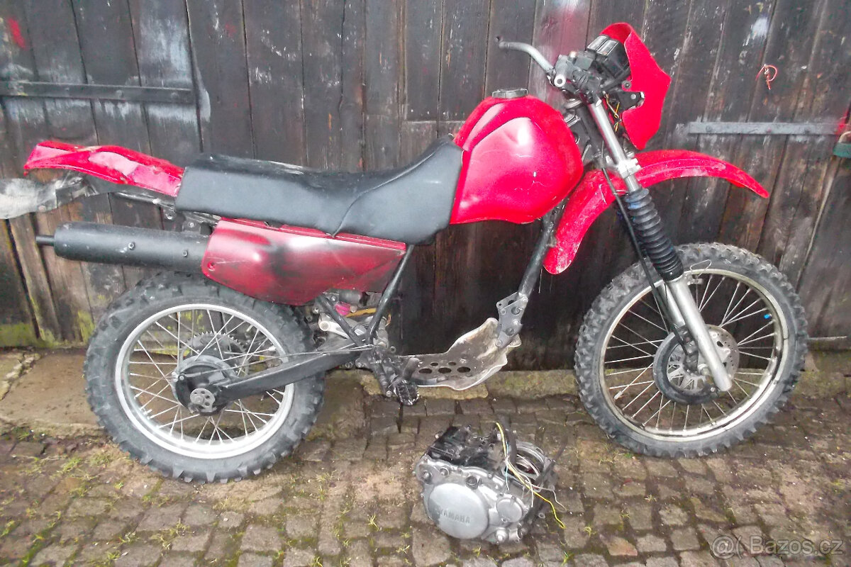 Yamaha XT 350 + díly - 5