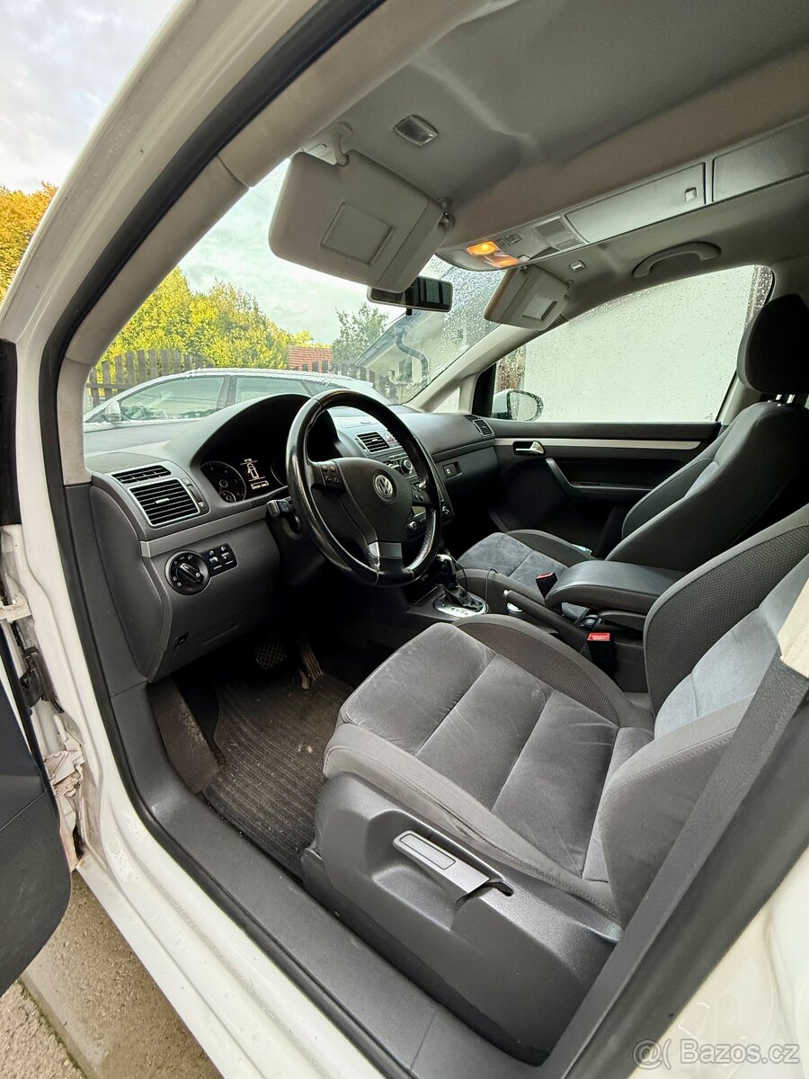 VW Touran 1.6 tdi DSG - 5