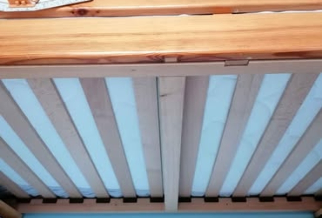 Vyvýšená postel s úložným prostorem - 5