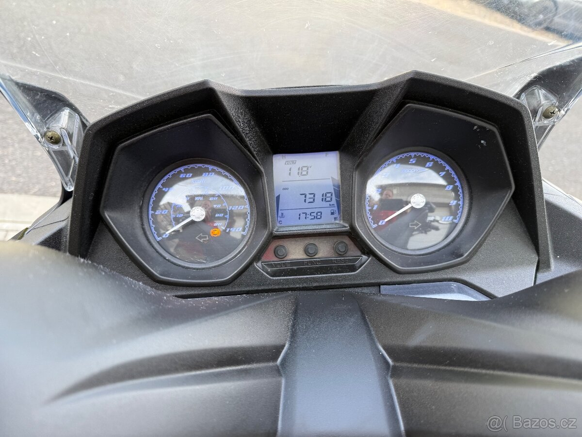 Kymco New Downtownt 125i, 2016, ABS, Cz doklady jen 7 000 km - 5