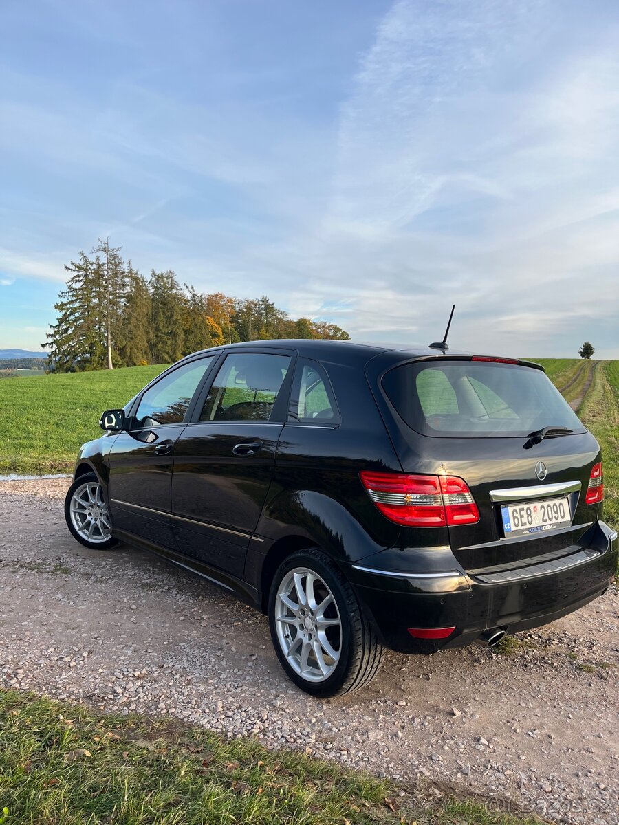 Mercedes-Benz B180 - 5
