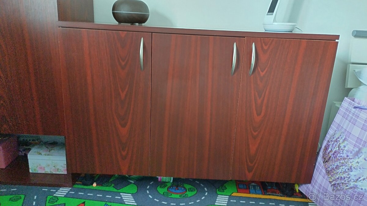 Skříně a psací stůl - 5