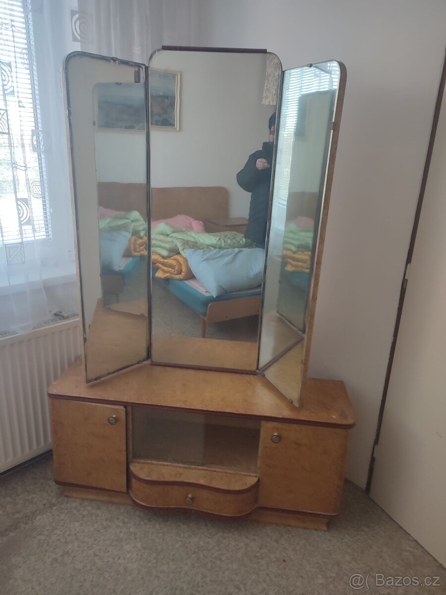 Prodám starý dobový nábytek - 5