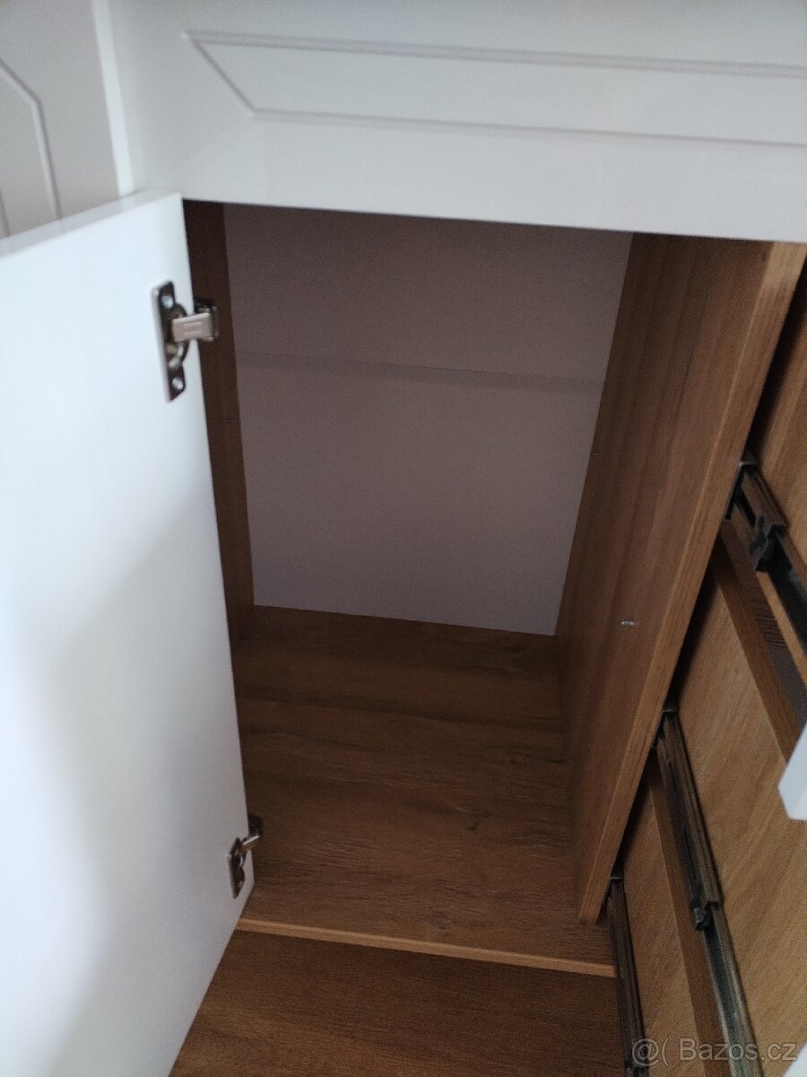 Skříňka kamkoliv - 5