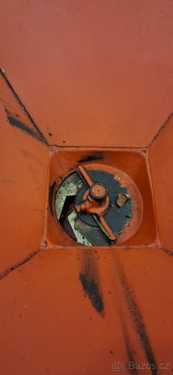 Rozmetadlo hnojiv za traktor - 5