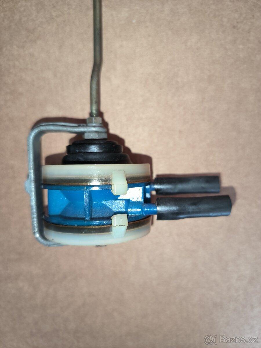 Mercedes R207/C107 - 5