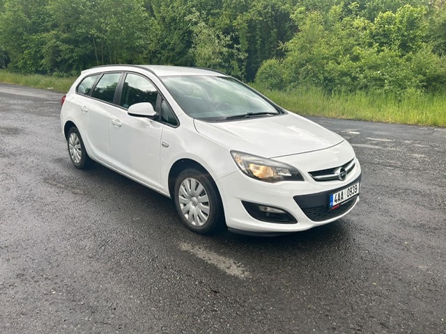 Prodám auto Opel Astra Sport TOURER combi - 5