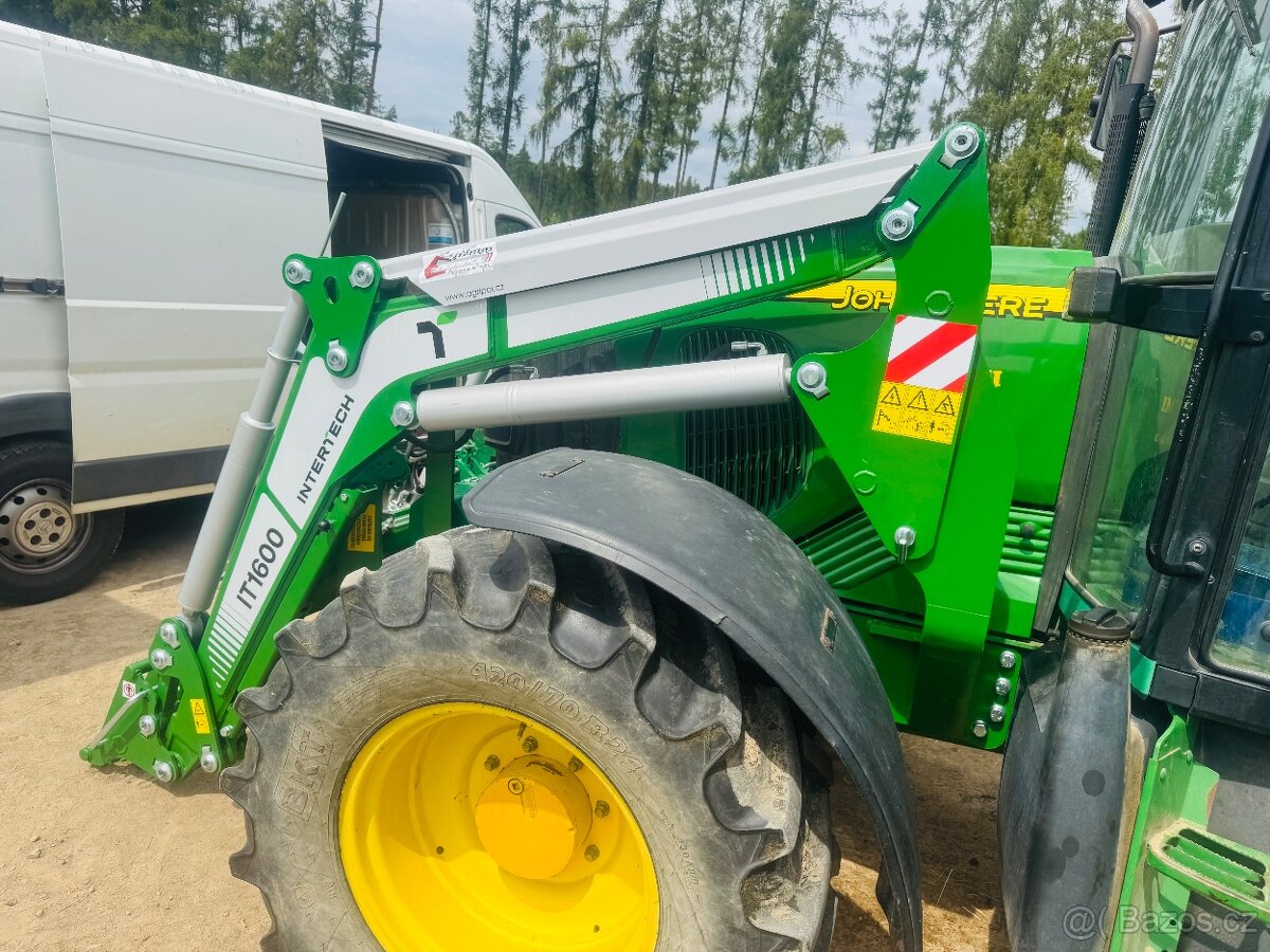 MONTUJEME ČELNÍ NAKLADAČE INTER TECH NA TRAKTORY JOHN DEERE - 5