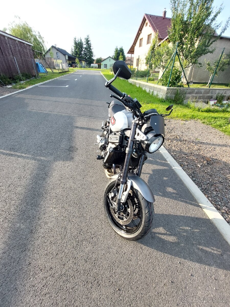Yamaha XSR 900 - 5