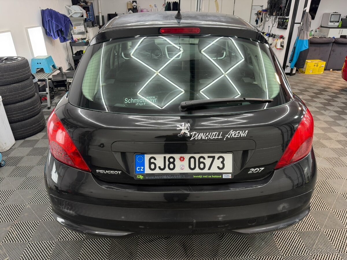 Peugeot 207 TRENDY 1.4 - 5