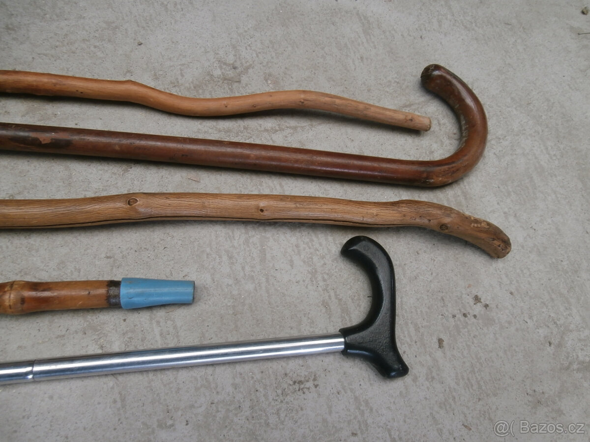 Hůlka, čakan, špacírka, 5 kusů za 600 kč včetně pošty - 5