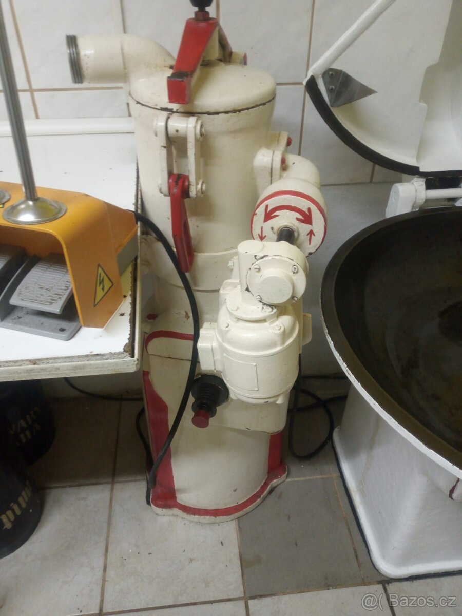 Plnička na 15 kg masa elektrická - 5