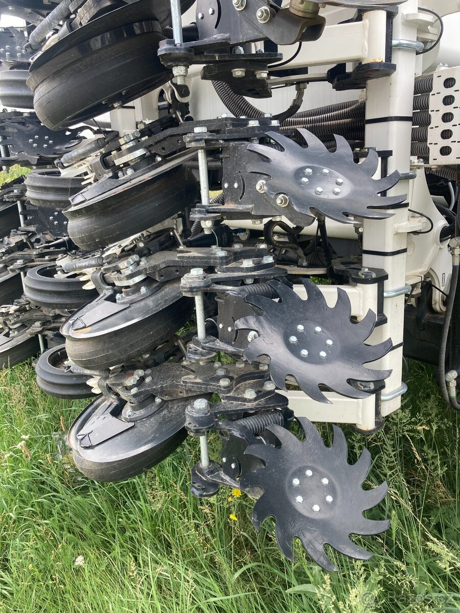 Prodám secí stroj no-till AGRISEM BOSS 36R16,7 - 5