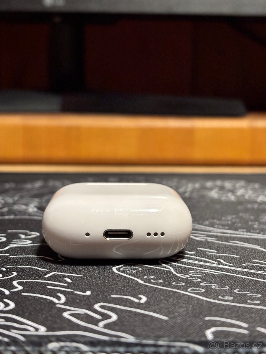 Nabíjecí pouzdro AirPods 4 ANC - 5