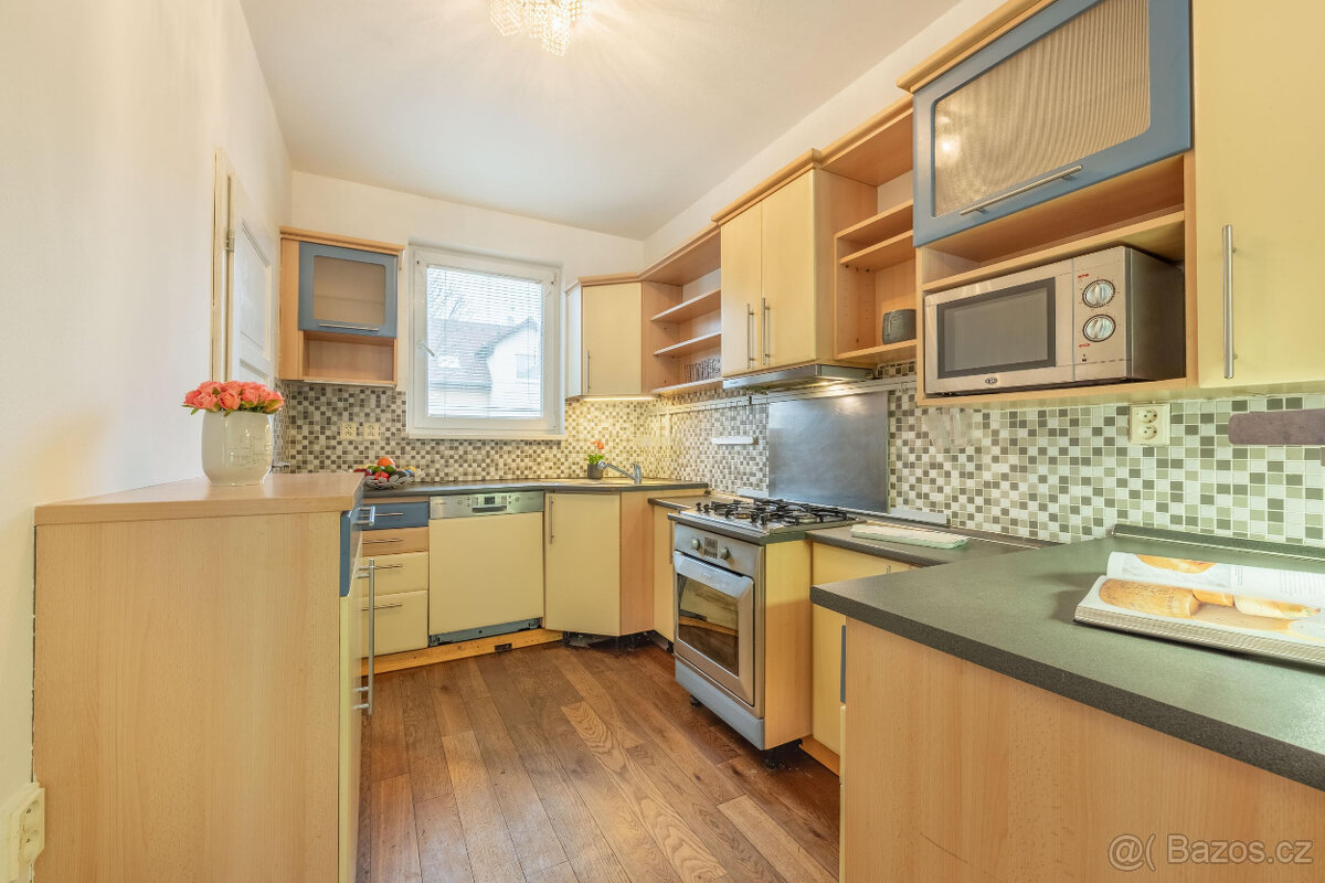 Řadový rodinný dům 5+1 - Satalice - 5