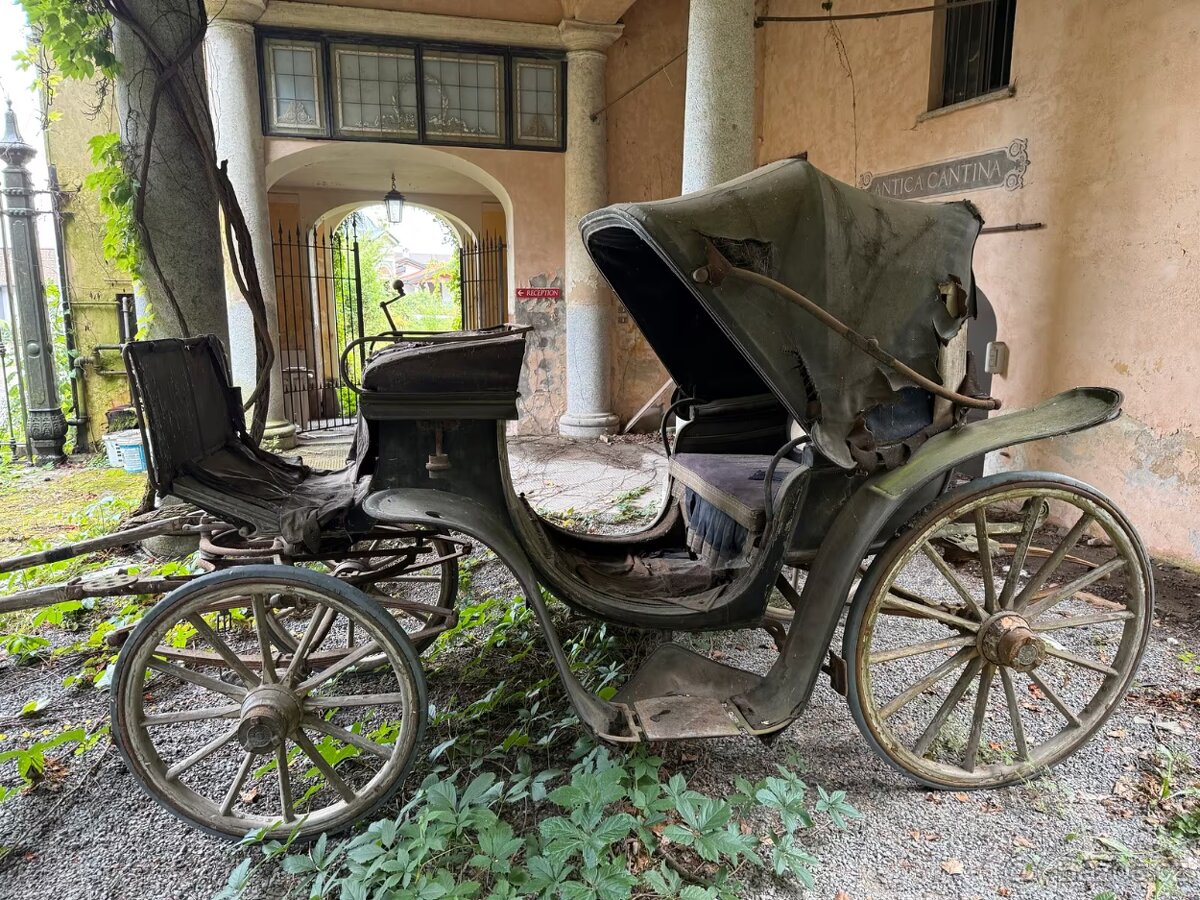 Historický dřevěný kočár (rok 1900) - 5