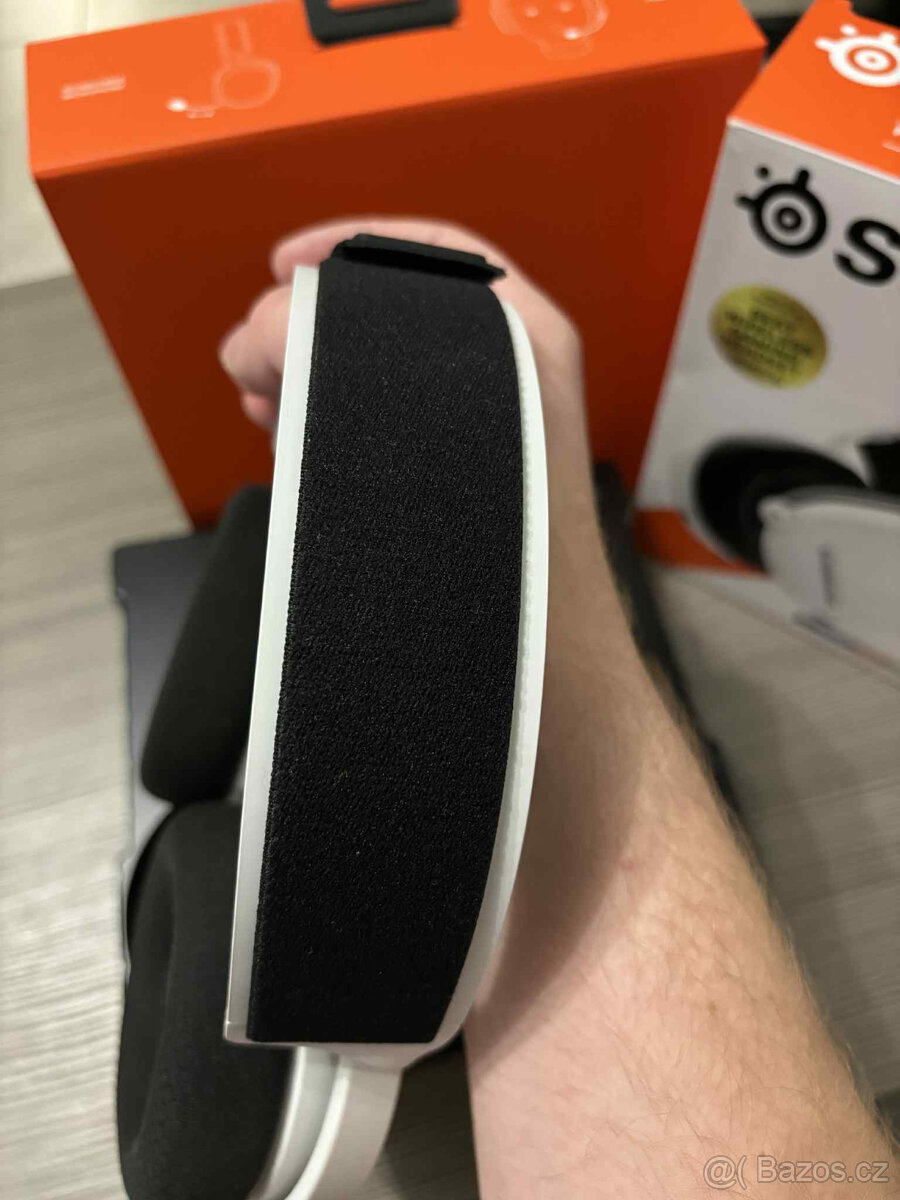 Sluchátka SteelSeries Arctis Nova 7+ White - 5